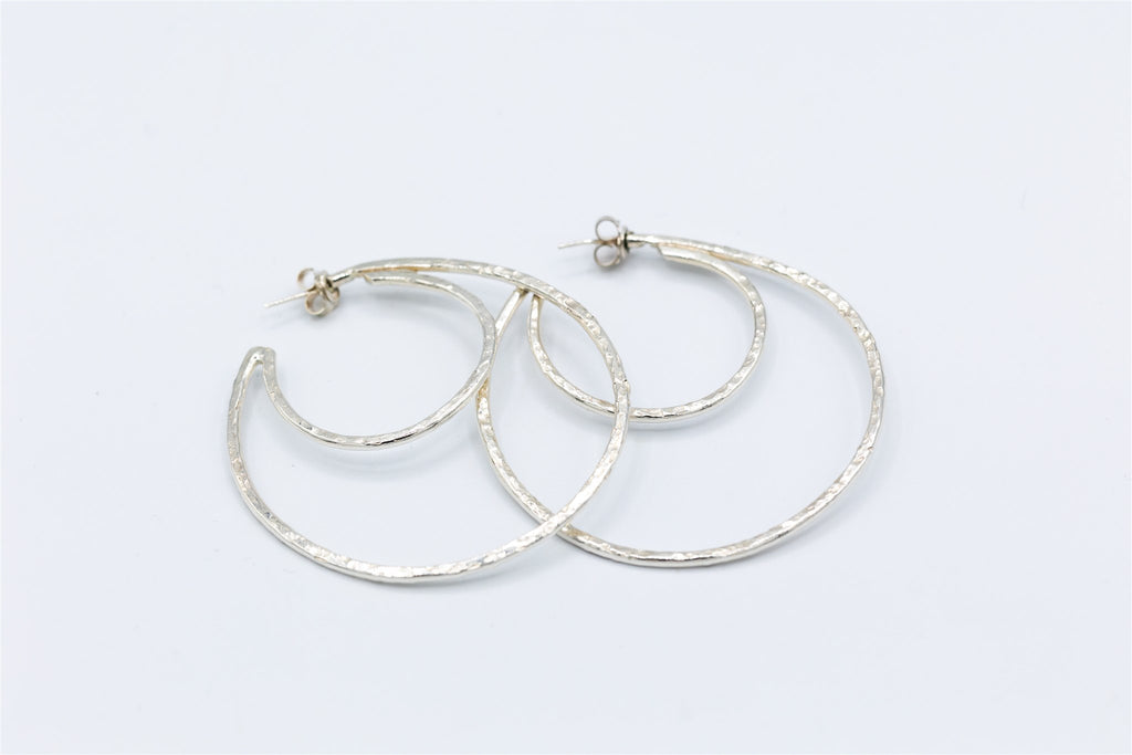 Double hammered hoop